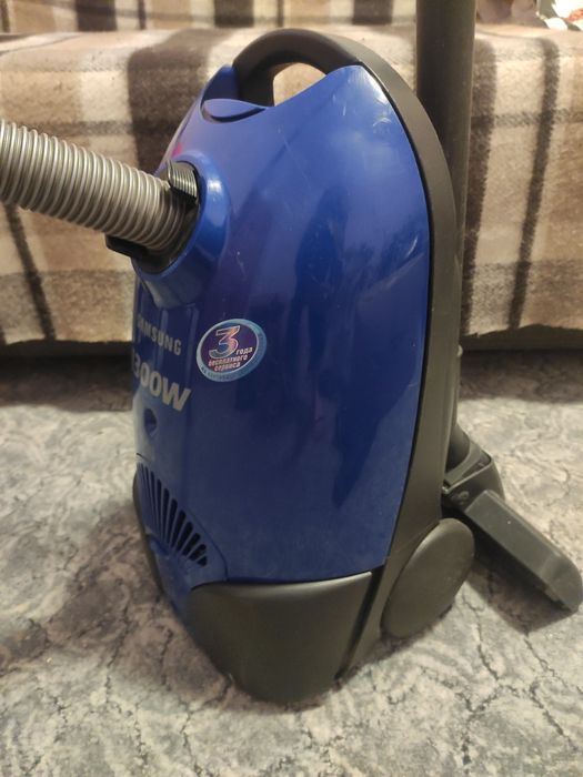 Samsung пылесос достаточно мощный.