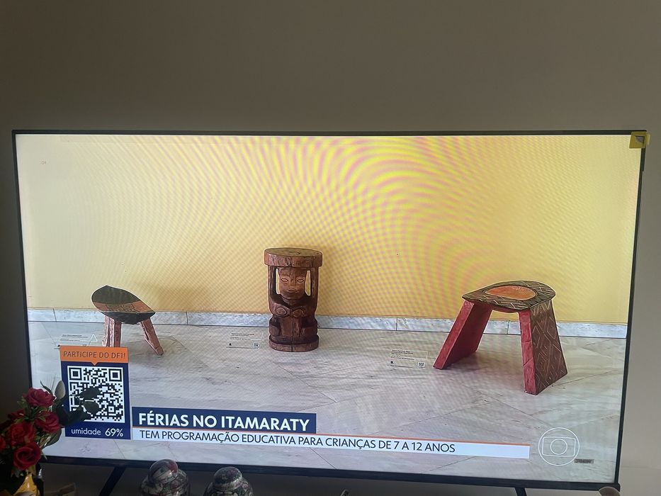 Tv Hisense nova na caixa ainda na garantia