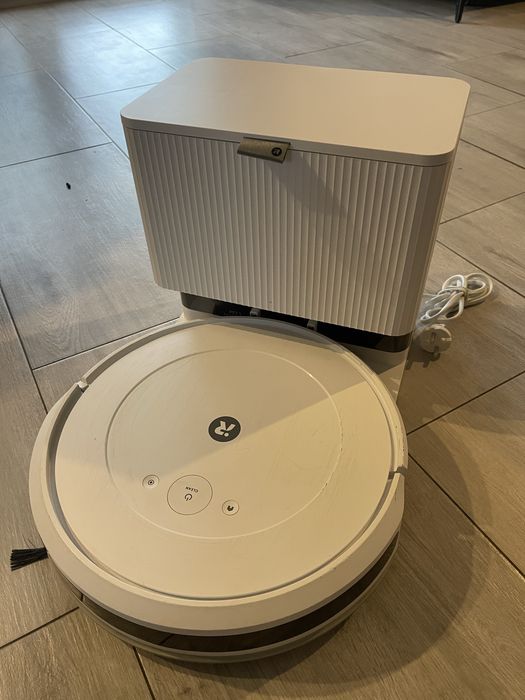 Robot mopujacy Roomba combo 2 essential B ze stacją.