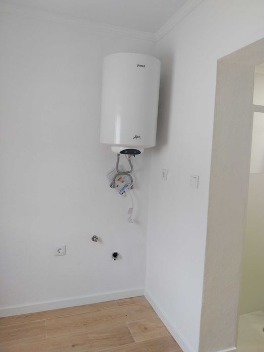 Alugo imóvel T2 r/chão, com 63m2 e área exterior privada.