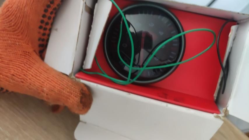 Электронный датчик давления масла + цифровой указатель LED диодный