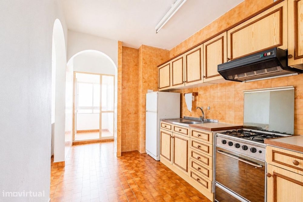 Property in Santo António Dos Cavaleiros E Frielas, Lisboa