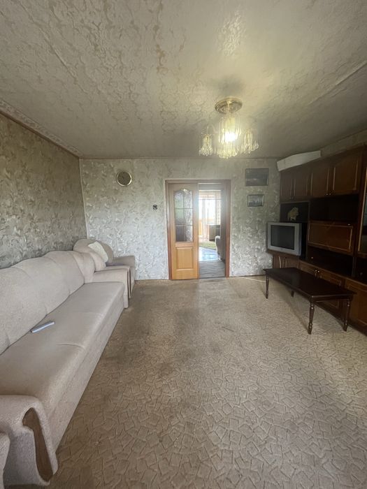 Продам 4-х кімнатну квартив , 80м2 в цегляному будинку по пр-т Миру