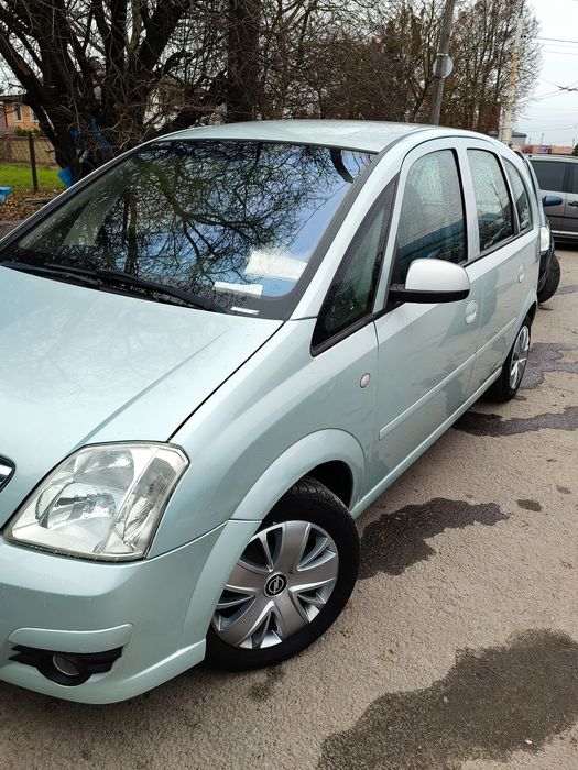 Автомобіль Опель меріва