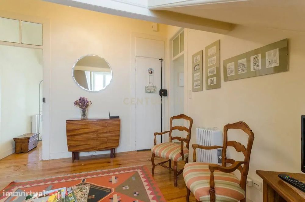 Apartamento T2 à venda na Rua da Mouraria