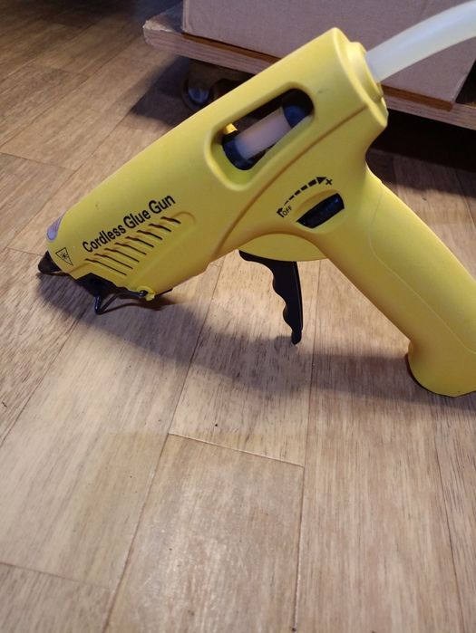 Газовый термоклеевой пистолет