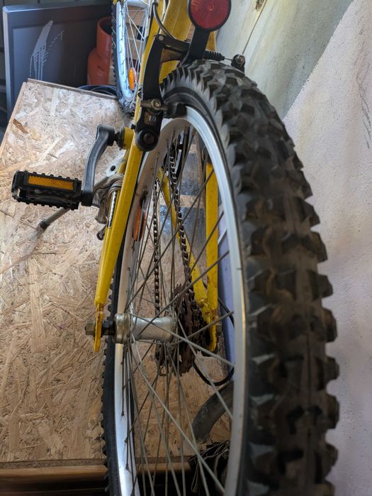 Bicicleta amarela Roda 24''