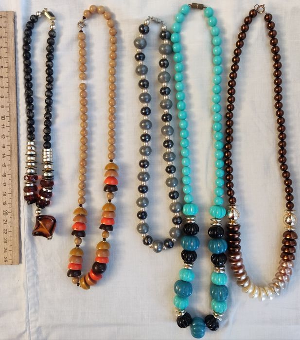 Бижутерия-бусы/клипсы/Чехословакия/Новые