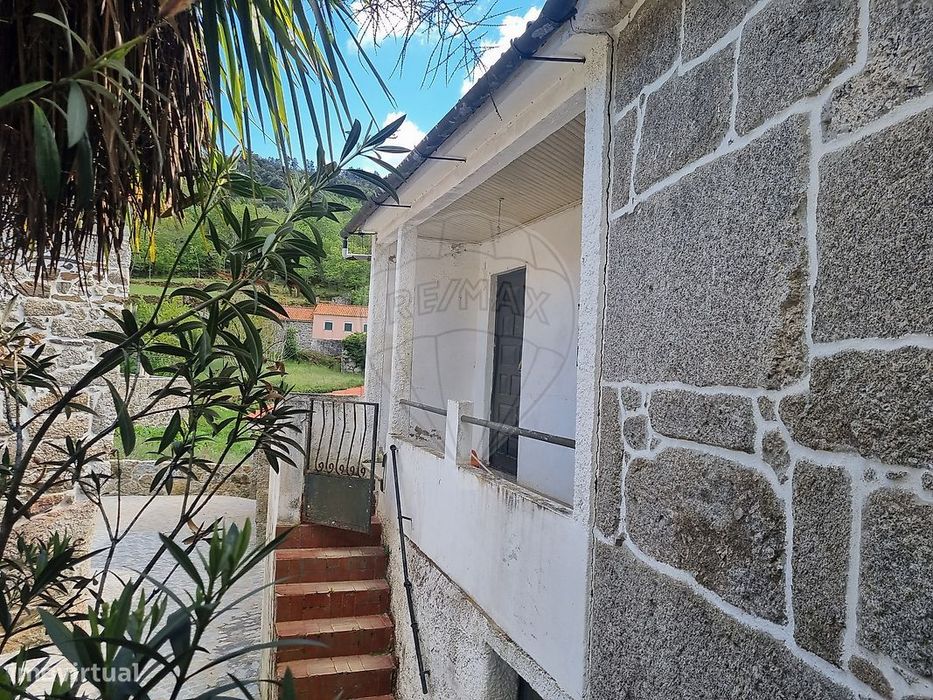 Moradia T4 para venda