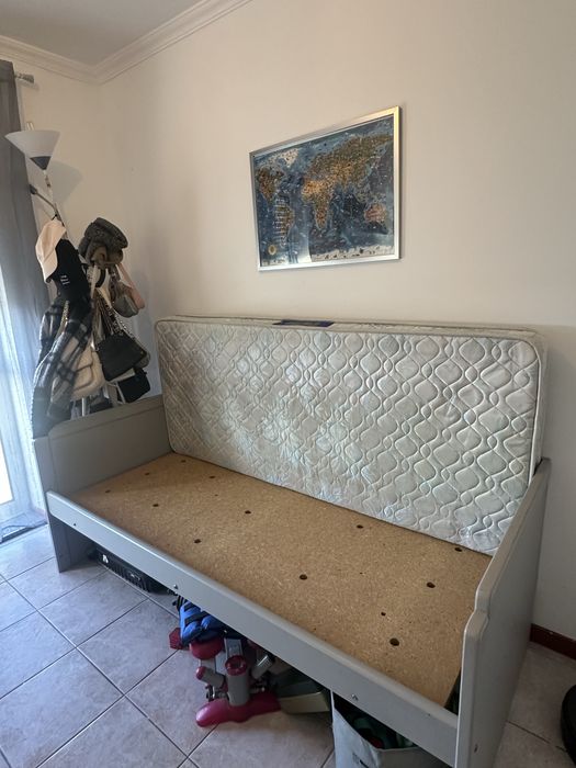 Cama de solteiro com colchao