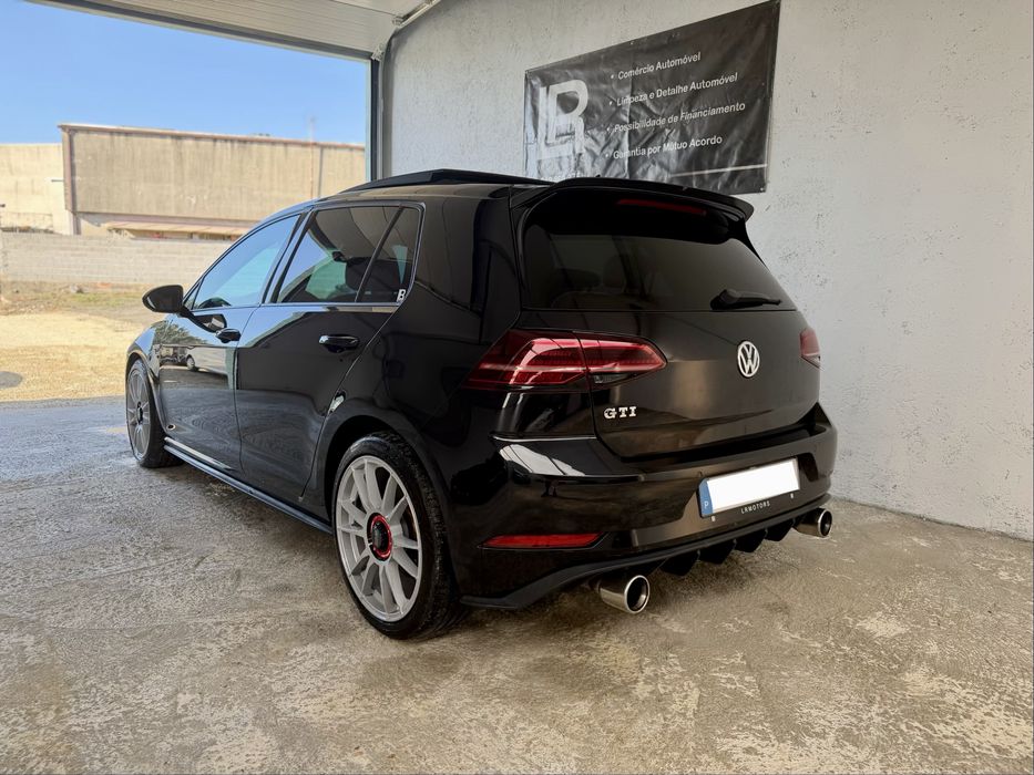 VW Golf 7.5 GTI DSG - Desde 375€ Mês