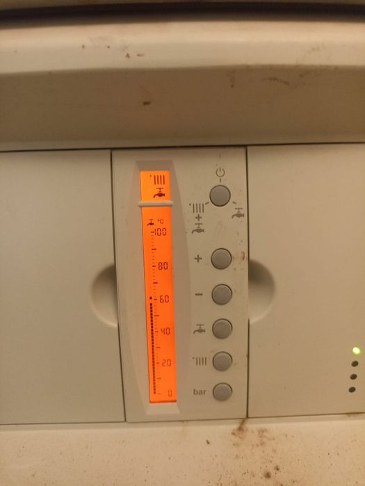 Máquina de aquecimento Roca Laia 25 GTA Confort S + Depósito 1000L