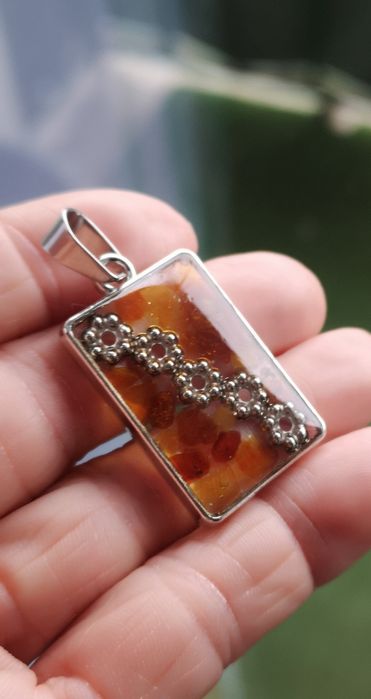 Piękna zawieszka. Bursztyn