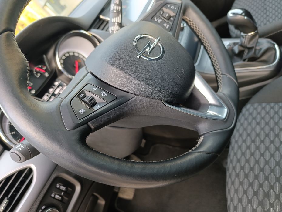 Опель Астра К 1.4 турбо