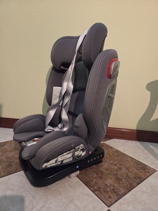Cadeira Auto 360 com sistema Isofix