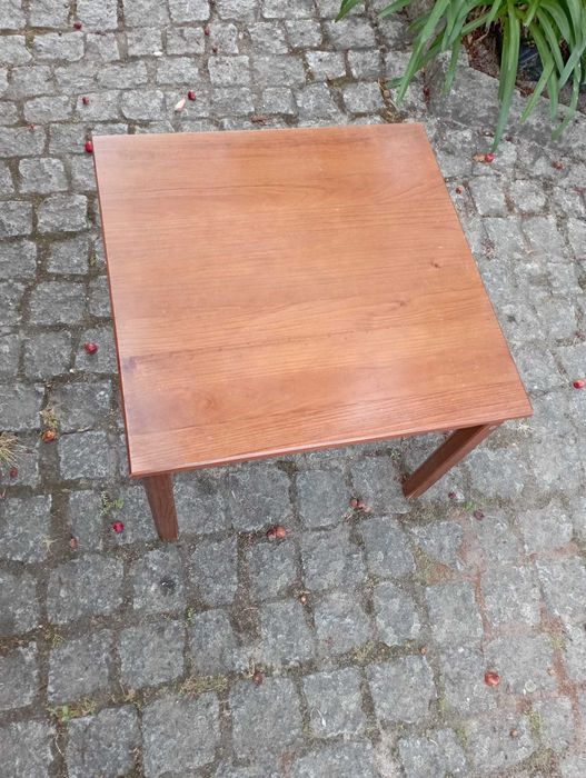 Sofás e mesa de apoio