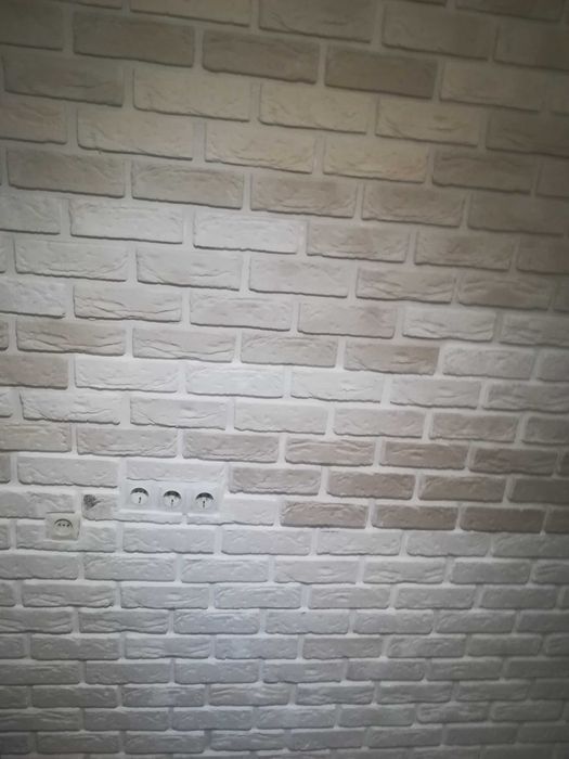 Укладання ґіпсової плиточки