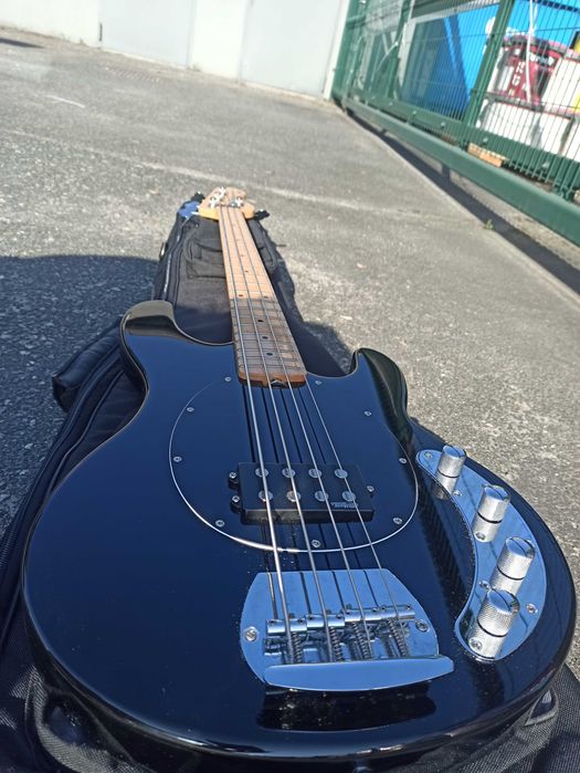 Gitara basowa Vintage V964