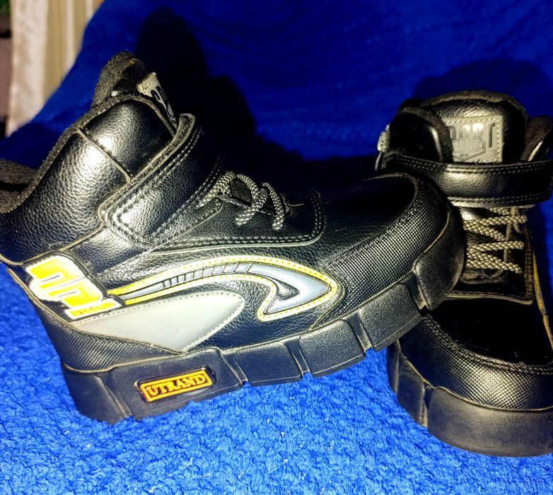 Зимові теплі черевики на хлопчика