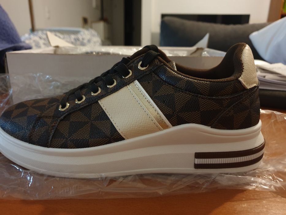 Ténis novos 40 castanho