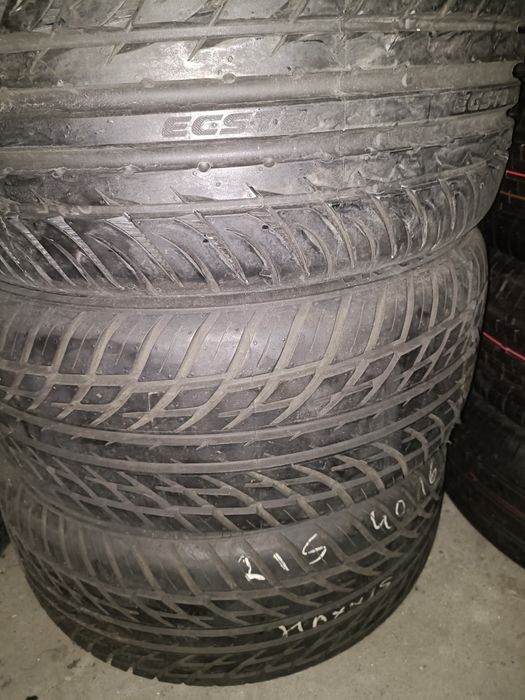Pneus  215/40/16