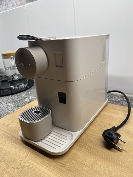 Nespresso Lattissima One De’Longhi Branca | A FUNCIONAR 100% | 99€