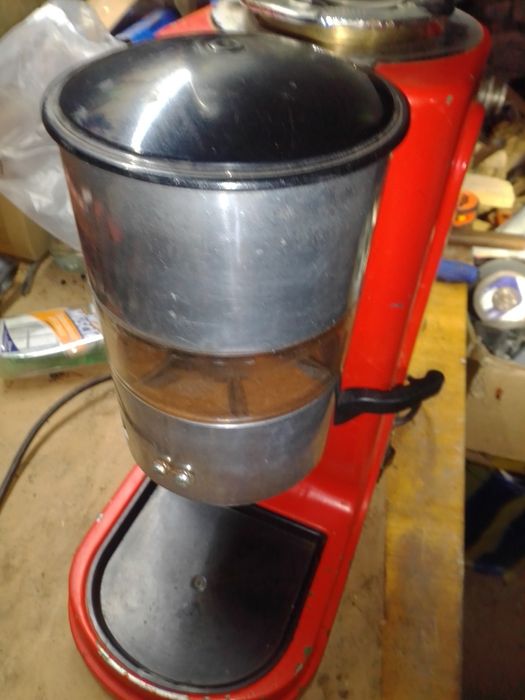 Професійна кавомолка doge muhle  D 63  rot  attia