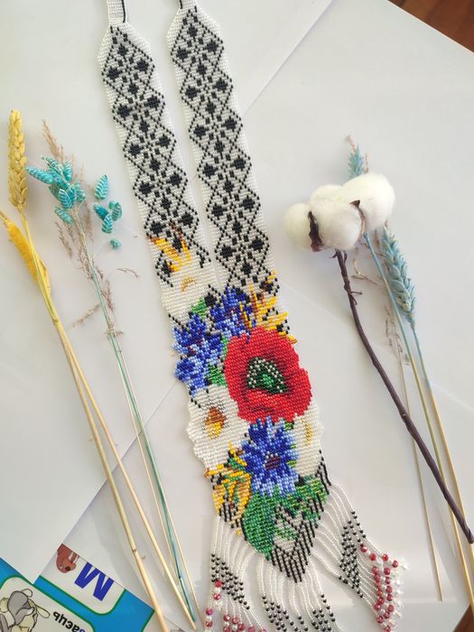 Вишуканий гердан ручної роботи