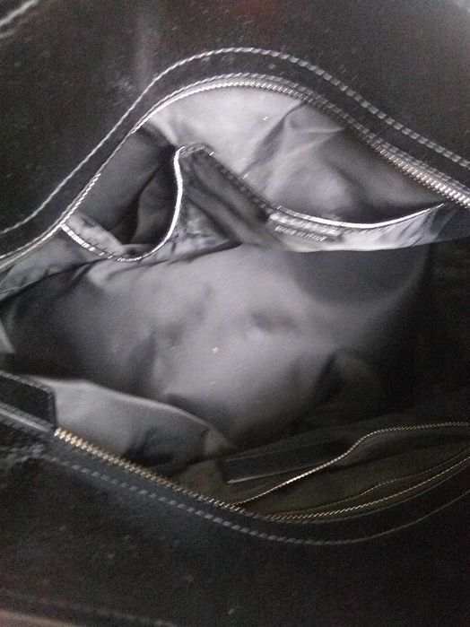 Mala e tênis originais da Burberry