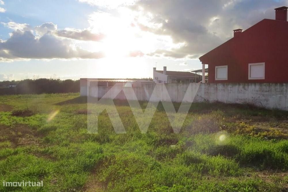 Oportunidade Única de Investimento em Terreno Urbano com Vista Deslumb — Almeirim, Santarém