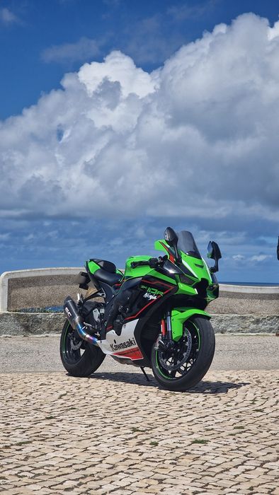 Kawasaki Ninja ZX-10R 2022 - ~15.000 km - Bem equipada