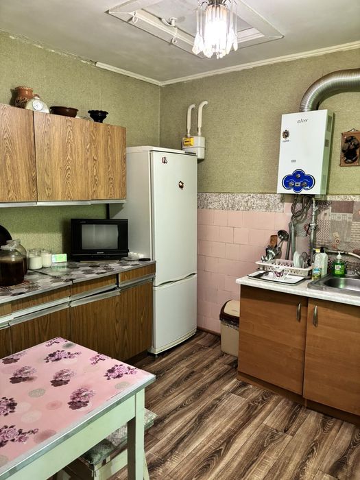 2х км будинок довгострокову ореду. Паркінг, автономне опалення
