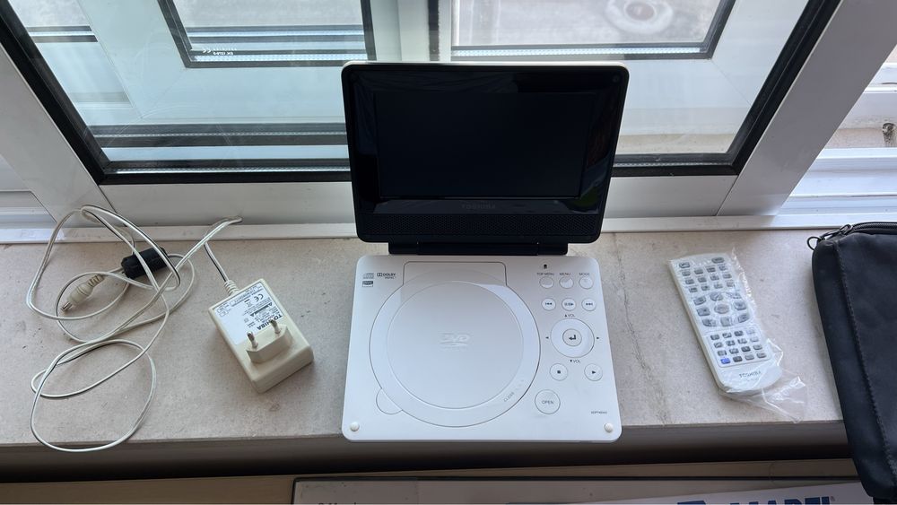 Leitor de DVD portatil da marca Toshiba