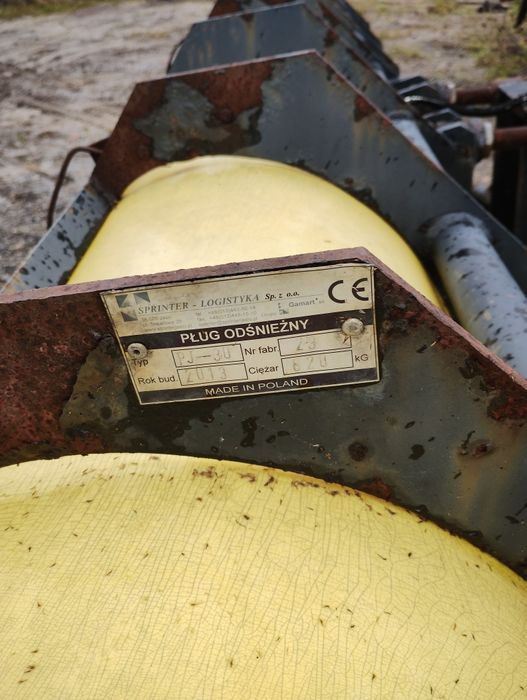 Pługi odśnieżne samochodowe itp