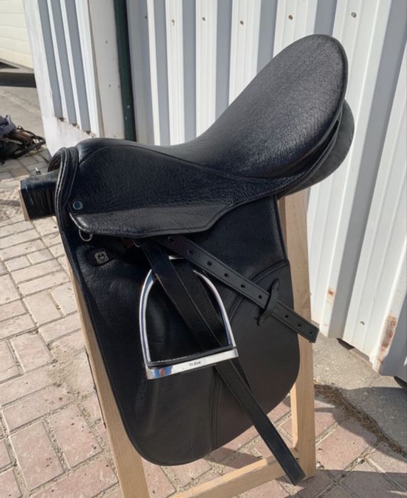 Sela dressage Stubben 17,5’