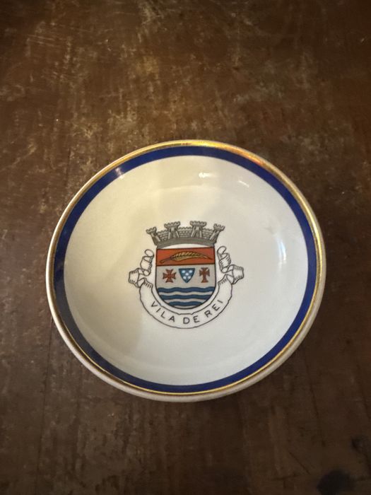 Prato  com publicidade a Vila de Rei