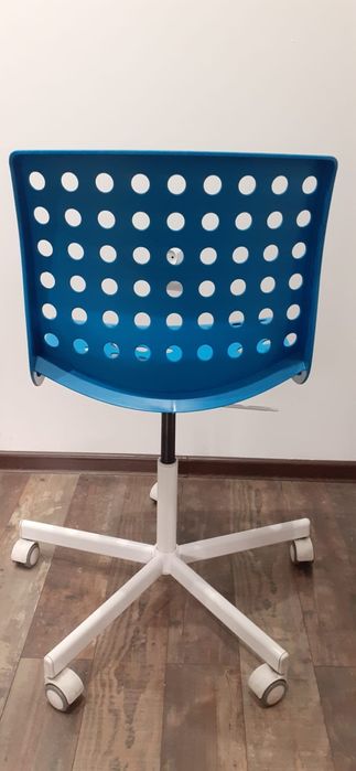 Krzesło IKEA  młodzieżowe dziecięce szkolne biurkowe