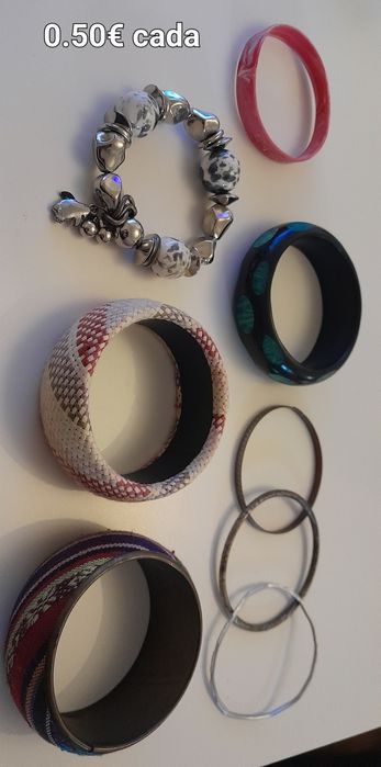 Várias bijuterias
