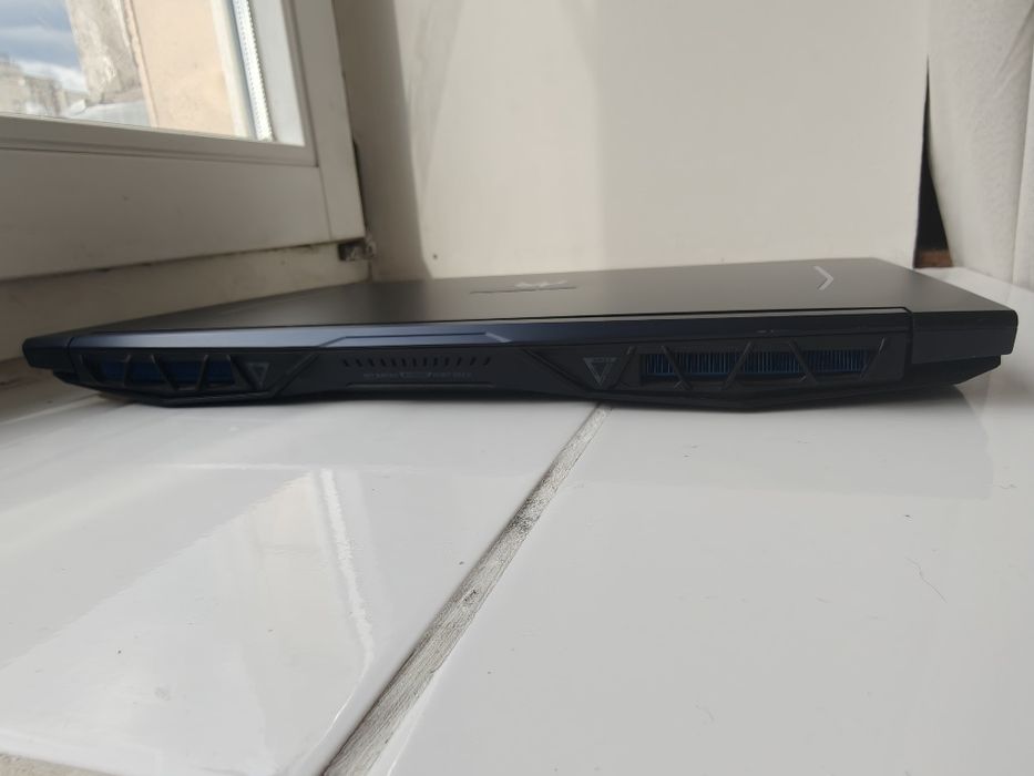Acer Predator Helios 300 PH315-52  Игровой ноутбук