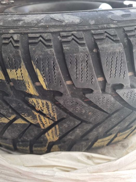 4 pneus Mercedes para a Neve - quase novos. Dunlop