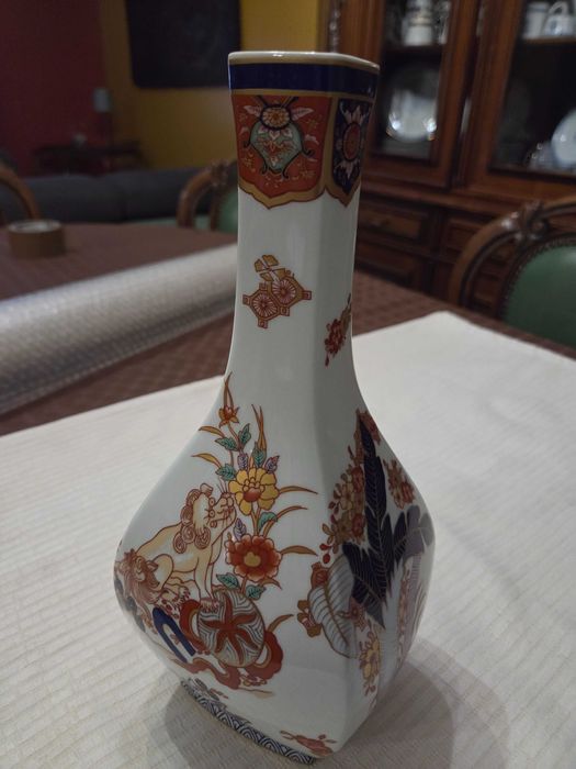 VISTA ALEGRE - JARRA SAMURAI EM PORCELANA