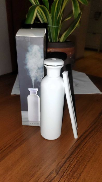 Elegancki Nawilżacz Powietrza,Dyfuzor Zapachu ,Przenośny USB,Białe LED