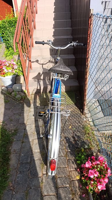 Rower stary z ramą.