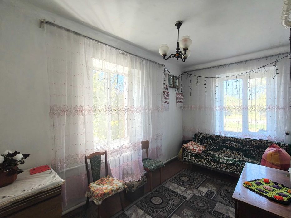 Трикімнатна квартира з автономним опаленням в районі ДЕУ