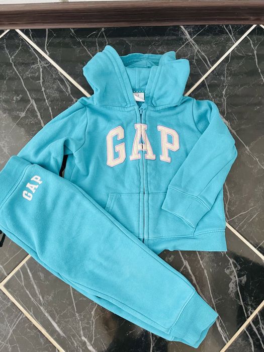 Спортивні костюми