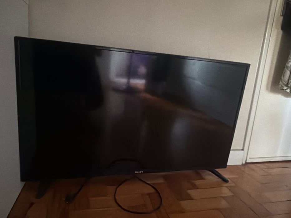 Smart Tv Silver FHD 43’