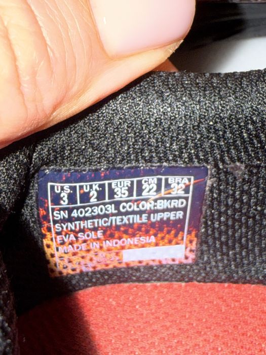 Продам кросівки Skechers розмір 35 стан відмінний