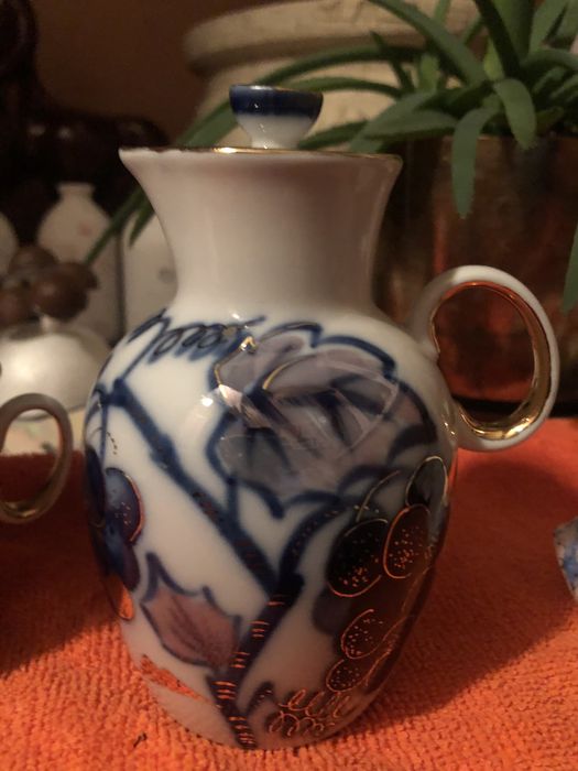 Молочник и чашка сервиза «Виноград»