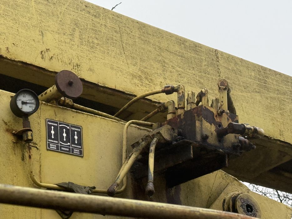 Продам Автовишка ЗІЛ- 130  спецтехніка автопідйомник