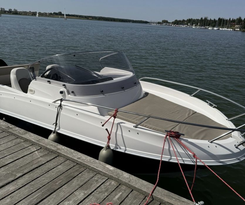 Czarter, wynajem motorówki